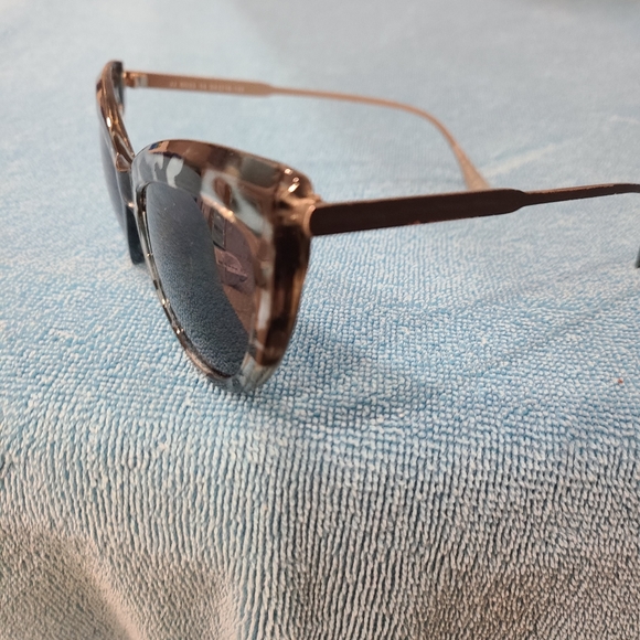 Joes Jeans Sunglasses - Picture 3 of 7